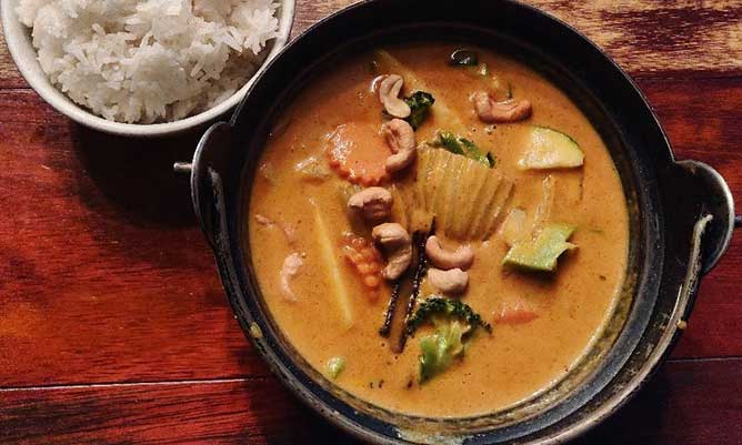 A bowl of curry and rice