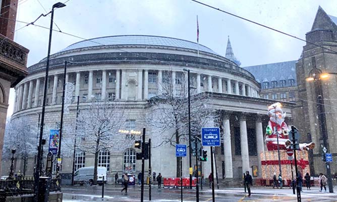 wintery art gallery in manchester