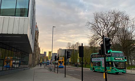 buses going down oxford road past the university of manchester